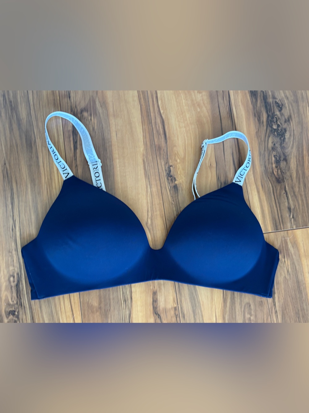 Victoria's Secret Navy Blue Smooth Molded Bra with Branded Straps size 36B